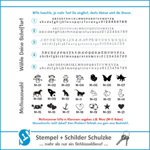 May include: A chart with five different font styles for a personalized stamp or sign. The chart includes uppercase and lowercase letters, numbers, and the ampersand symbol. Below the chart are 21 different graphic options for the stamp or sign. The graphic options include a bird, a butterfly, a dinosaur, a horse, a rocket, a cat, a crab, a heart, an anchor, and a star. The text below the chart reads "Motivnummer bitte in Klammern angeben z.B. Moni (M-11 Anker)" and "Wunschmotiv nicht dabei? Kein Problem! Schreib uns gern eine Nachricht."