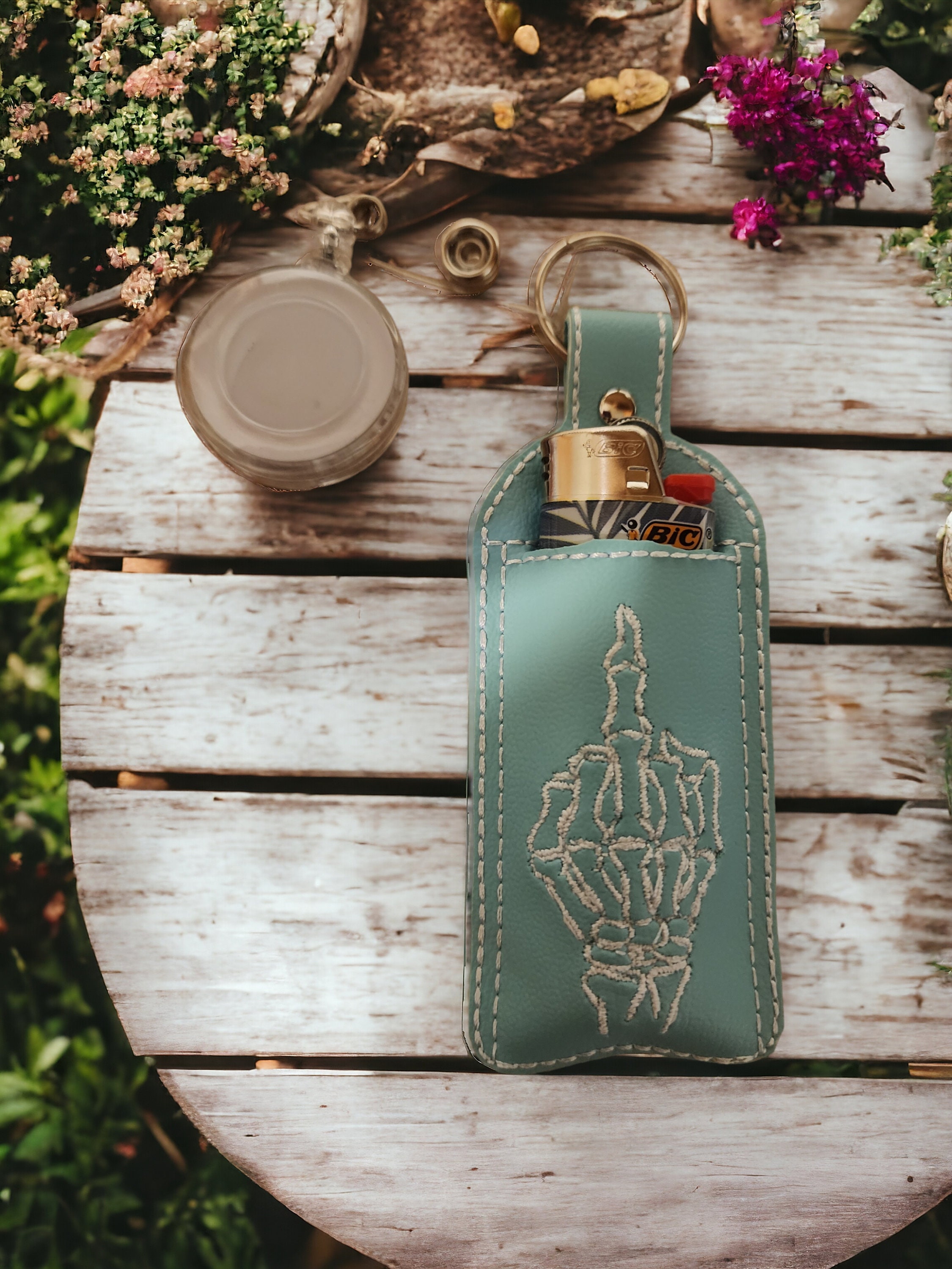 キーホルダー・キーリング [COMFORT] Logo Lighter Case Key Ring Amazon.com: Lighter Holder for J6 BIC Lighters. Silicone