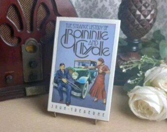 The Strange History of Bonnie and Clyde John Treherne HB Book 1984, True Crime