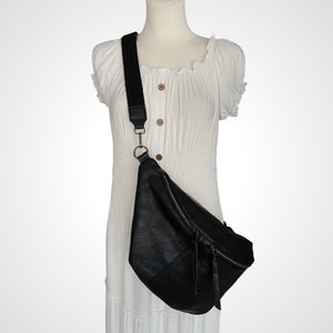 LUNA XXL Crossbody Bag Black, Crossbag Black, Shoulder Bag, Belly Bag, Sling Bag, Hip Bag, Half Moon Bag, Cross Body Bag, Moon bag