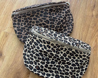 Bolsa transversal feminina com estampa de leopardo, pochete de camurça, bolsa de ombro em couro legítimo, pochete com estampa de leopardo, bolsa tiracolo ajustável.
