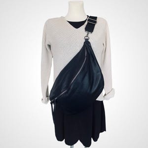 Sac bandoulière LUNA XXL en cuir vegan, sac banane noir, sac bandoulière en similicuir, sac banane, sac ceinture croisé avec bandoulière