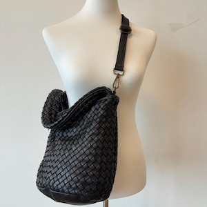Geflochtene Bucket Bag, Crossbody Bag,Handtasche Leder, Umhängetasche Damen, Ledertasche, Eimertasche, Slouchy Bag, Waschleder, Schwarz