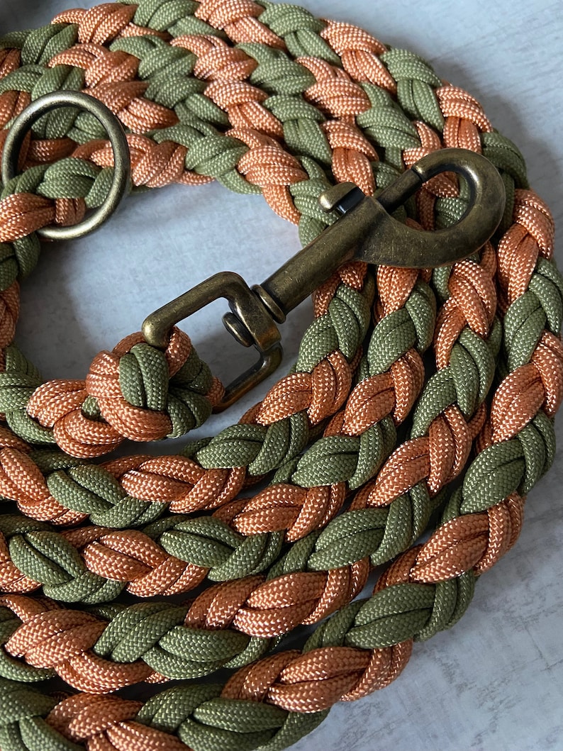 Round dog leash made of paracord, can be designed as desired Altmessing