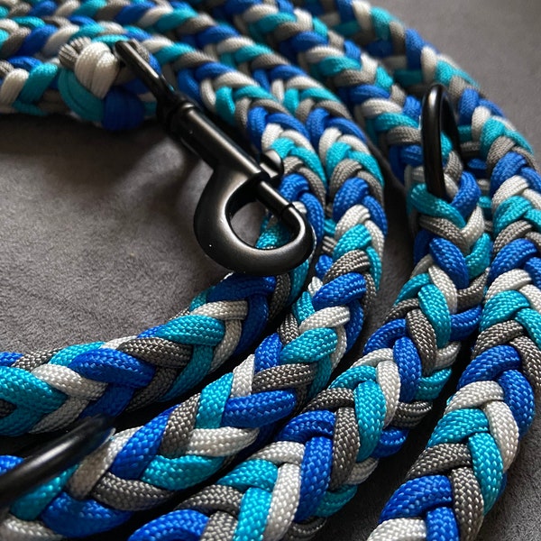 Handmade dog leash made of paracord, can be designed in any way you like