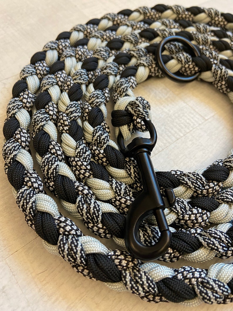 Round dog leash made of paracord, can be designed as desired image 2