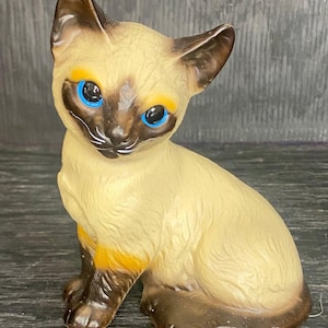 Giftcraft Blue Eye Siamese Cat Figurine