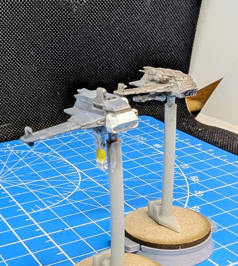 G-9 Rigger-vrachtschipvleugel (2 jagers) voor Star Wars Armada of andere miniatuurspellen afbeelding 1
