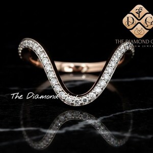 Solid Gold Curved Wedding Band 14k Gold Moissanite Contour Ring Dainty Ring Enhancer 18k Gold Nesting Ring for Solitaire Jewelry Gift Ring