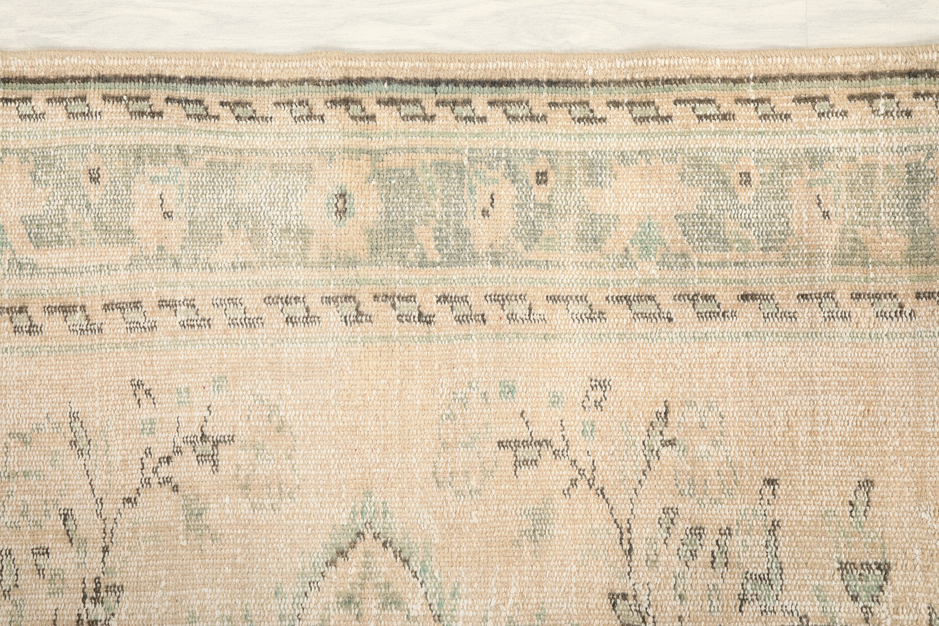 6x9 Rug, Turkish Vintage Rug, 6x9 Oushak Rug, Neutral Rug, Distressed