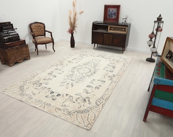 Vintage Rug | Neutral Rug | Vintage Turkish Rug | Oushak Area Rug | Beige Area Rug | Gray Wool Rug | Living Room Rug | 6x9 Beige Oushak Rug