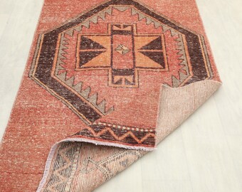 Tappeto passatoia turco vintage 3 x 12 piedi, tappeto in lana con medaglione arancione terracotta, tappeto anatolico di metà secolo 4411, decorazione per pavimento di corridoio e cucina in stile boho