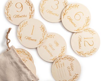 Juego de discos de madera WoodYouBuy para hitos del bebé, accesorios para fotos mensuales, tarjetas para recién nacidos, "Hola Mundo", primer cumpleaños, recuerdo, varios idiomas.
