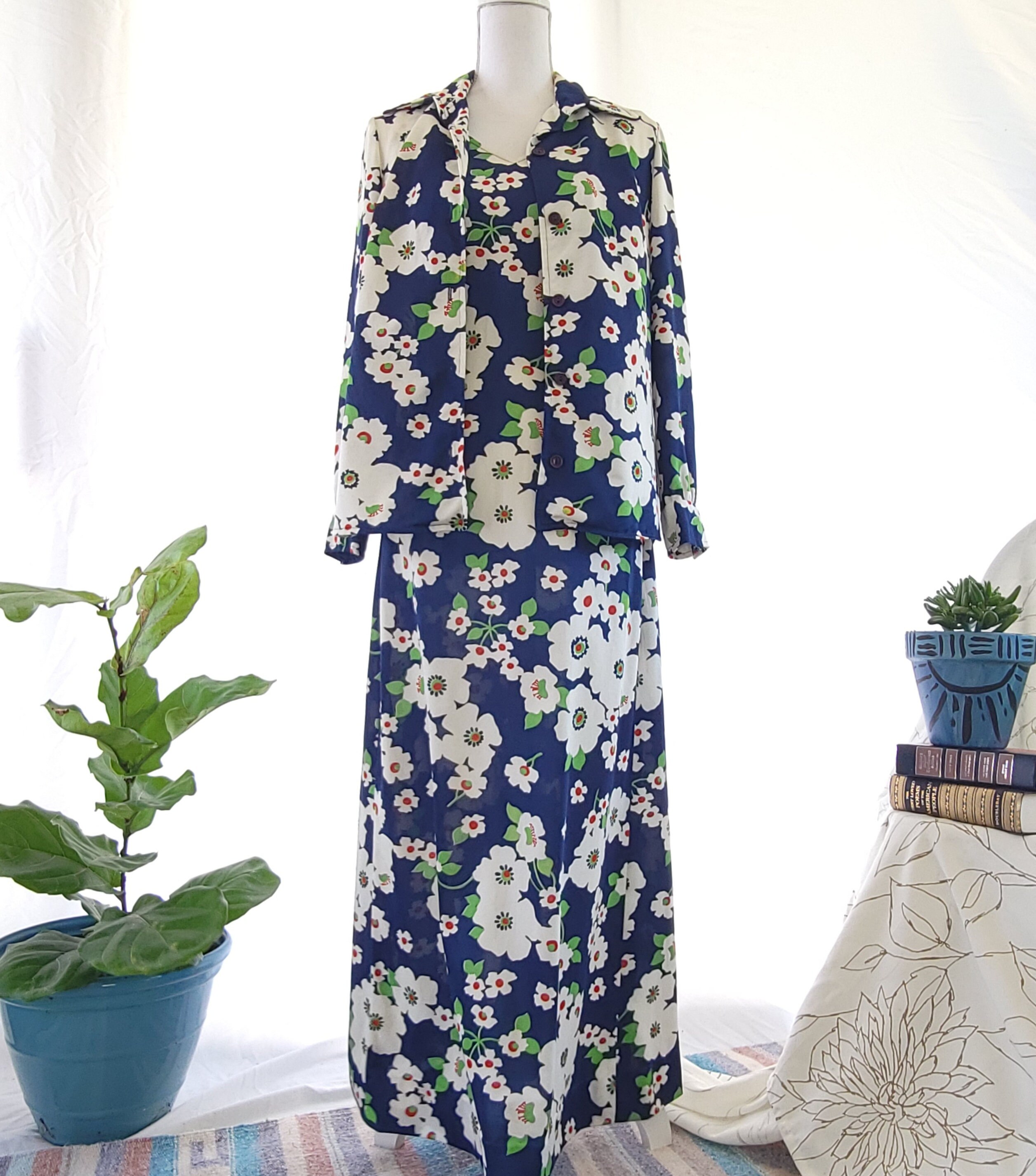70s blue dress with floral pattern