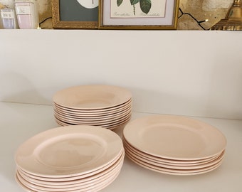 Digoin Service d'assiettes roses en porcelaine opaque Made in France : 8x entrée - dessert, 6x plates et 11x creuses