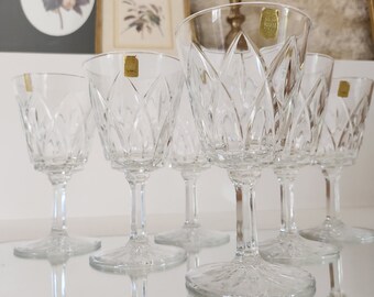 VMC Verrerie Mécaniques Champenoises Set of 6 flower-shaped cut crystal glasses with labels