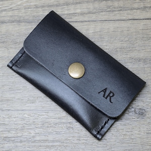 Porte-cartes personnalisé en cuir véritable noir Fabriqué en Angleterre Porte-cartes pour homme, femme, cadeau, cadeau d'anniversaire, cartes de visite personnalisées