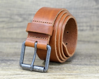 Beautiful genuine leather belt made in Italy. MADE IN ITALY Solid Leather Belt | Nordstromrack main image 4
