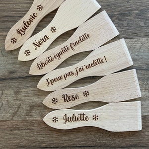 Personalized raclette spatula in beech wood image 4