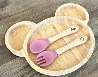 Set de Comida Infantil Oso Bambú: Plato con Ventosa y Cubiertos de Colores Personalizables