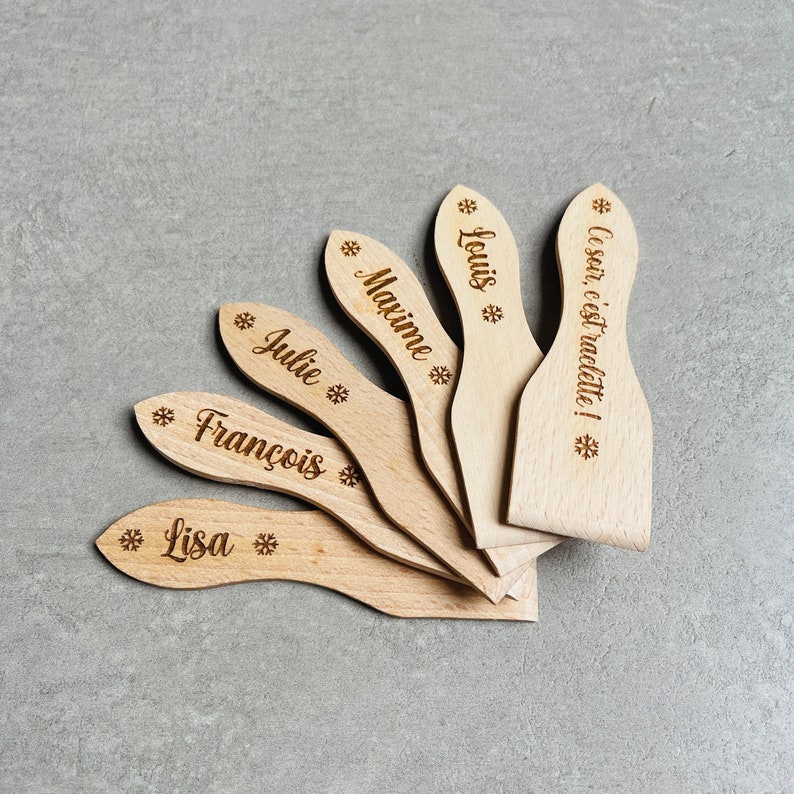 Personalized raclette spatula in beech wood image 3