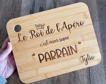 Cadeau parrain, planche apéro personnalisée pour parrain, planche à découper gravée