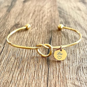 Personalized bracelet with heart knot bangle and medals, mom gift idea, Mother's Day, birthday, bridesmaid