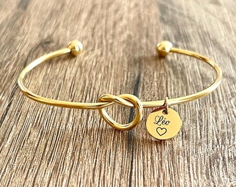 Personalized bracelet with heart knot bangle and medals, mom gift idea, Mother's Day, birthday, bridesmaid