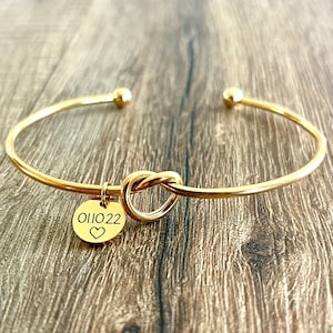 Bridesmaid or wedding witness bracelet with personalized inscription, bangle and medals