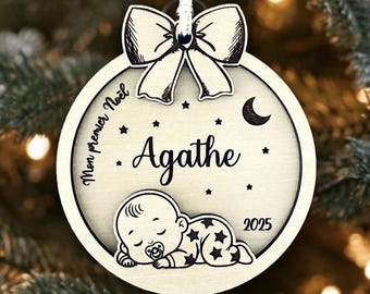 Bola de Navidad de madera personalizada para bebé – Mi primera Navidad 2025 – Adorno de madera para árbol grabado con nombre – Regalo de nacimiento original