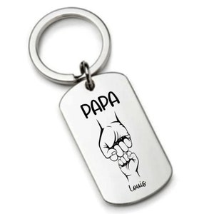 Cadeau Personnalisé pour Papa Porte clés Poing à Poing Personnalisé avec les Noms de ses Enfants, 1 à 4 enfants