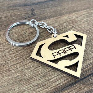 Porte-Clés en Bois 'Super Papa' - Cadeau Original et Authentique pour la fête des pères