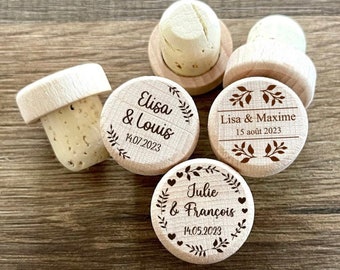 Tappo per vino personalizzato in legno e sughero inciso, singolarmente o in lotti - Regalo per gli invitati al matrimonio, save the date, evjf, battesimo, compleanno