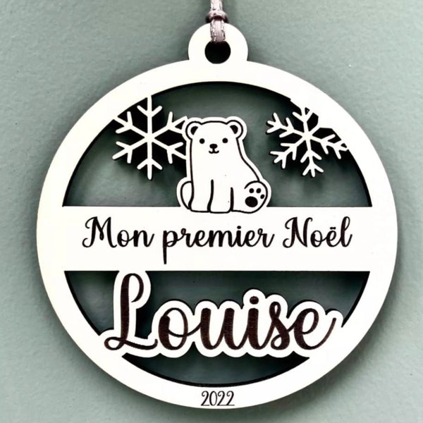 Boule de noel personnalisée en bois pour bébé motif ourson pour fêter le premier noël de bébé