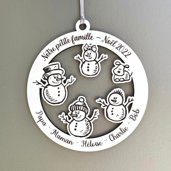 Customizable wooden Christmas ball with snowmen, original personalized Christmas gift for a family