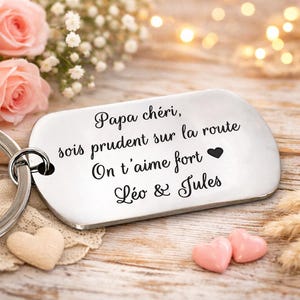 Porte clé personnalisé avec message texte gravé en inox miroir