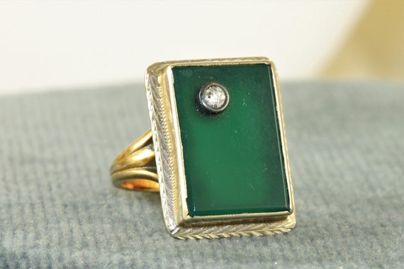 14K Diamond Chrysoprase Ring - image 1