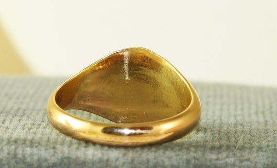 1915 18K Solid Signet Ring - image 3