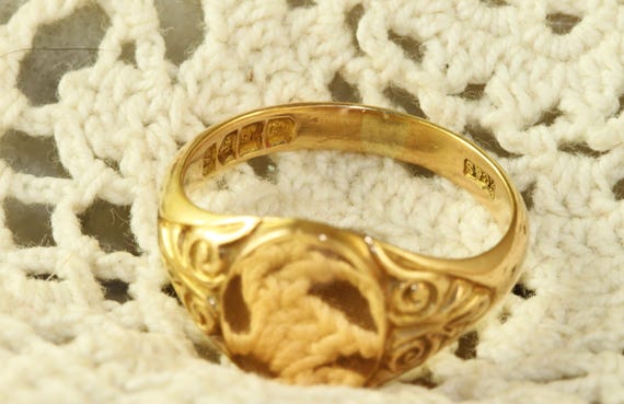 1915 18K Solid Signet Ring - image 4
