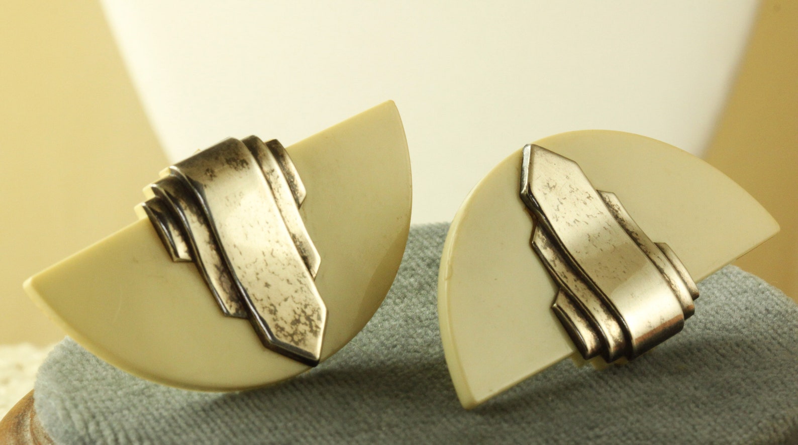 buch-deichmann-denmark-art-deco-silver-and-plastic-clip-earrings-etsy