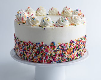 Tarta de Cumpleaños (con Confeti Sprinkles) - Receta Americana