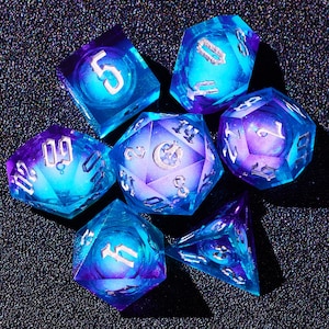 Moon Liquid Core tärningsset för rollspel, Galaxy Dungeons and Dragons D&D tärningsset som present, komplett D och D tärningsset