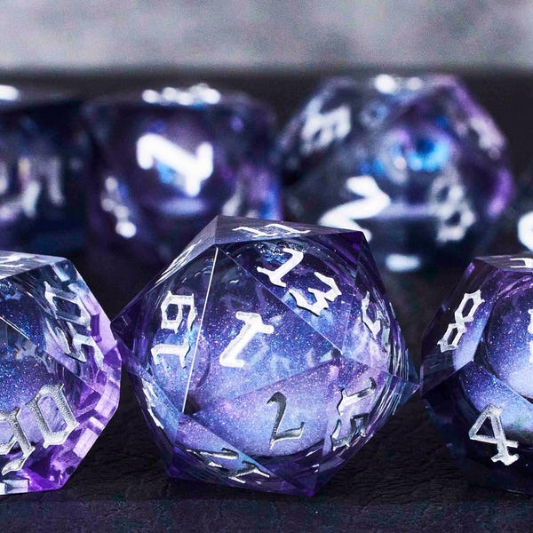 Gotisk mörk stjärnhimmel Liquid Core tärningsset för magispel, Underbart Dungeons and Dragons tärningsset för dnd-presenter, Svarta tärningar, Rullande fint
