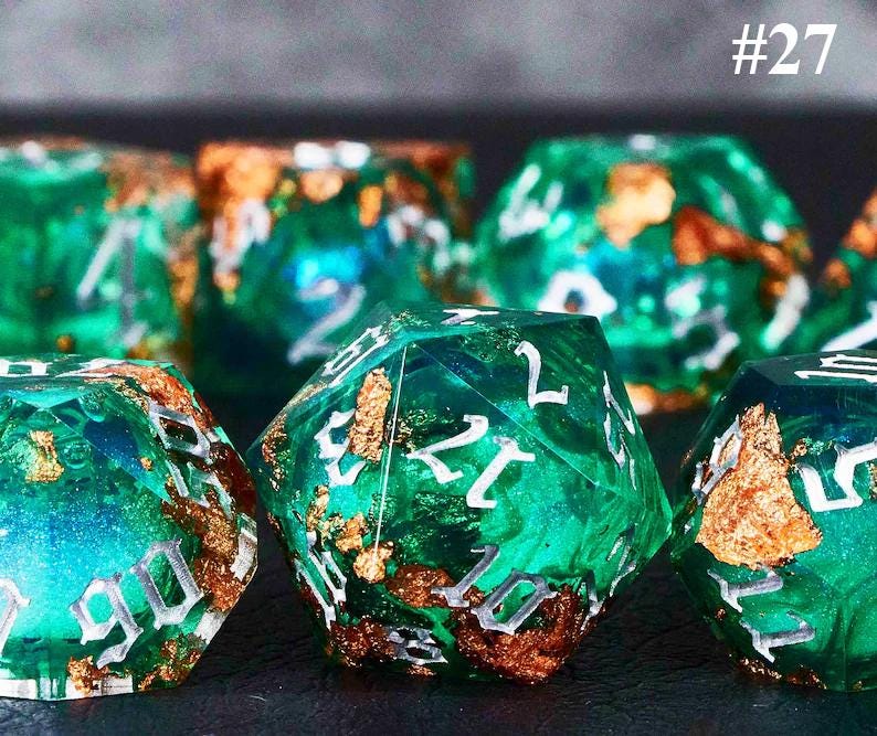 Juego de dados de núcleo líquido de cielo estrellado oscuro gótico para juegos de magia, magnífico juego de dados de mazmorras y dragones para regalos de D&D, dados negros, tirando bien Dice style #27