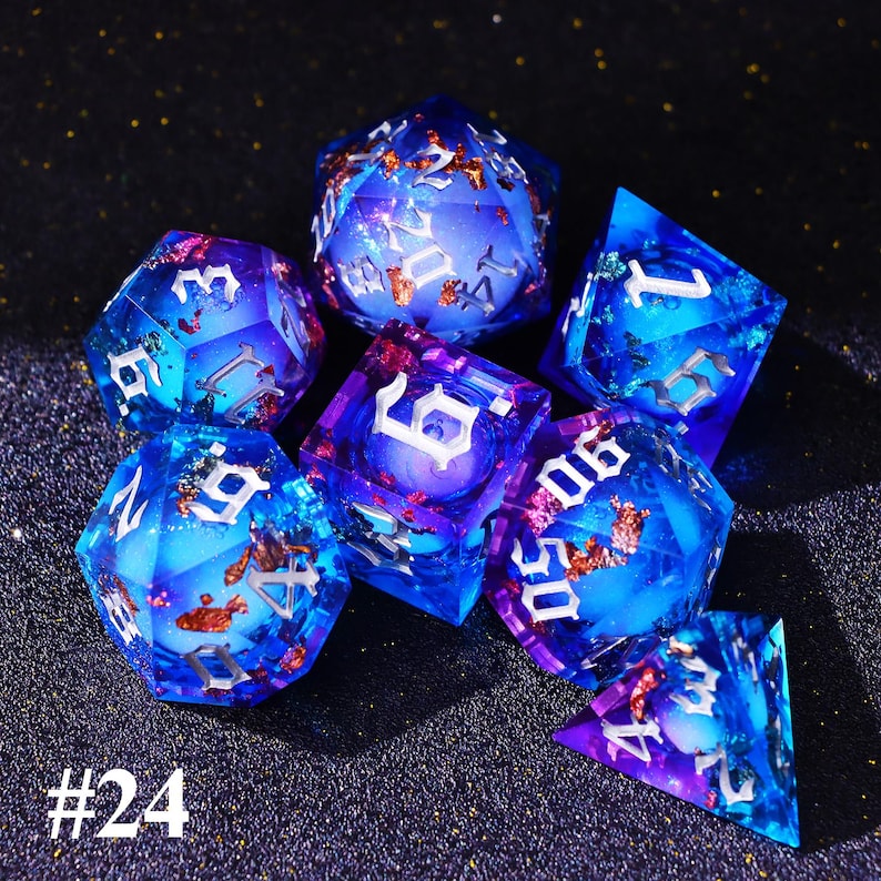Juego de dados de núcleo líquido de cielo estrellado oscuro gótico para juegos de magia, magnífico juego de dados de mazmorras y dragones para regalos de D&D, dados negros, tirando bien Dice style #24
