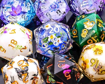 Flower Series Liquid Core Resin DND Dice Set, Butterfly Bee Grass Rose Pattern Floral Dice for Birthday Gifts, Single D20 and D6 for Games