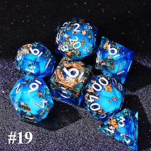 Juego de dados de núcleo líquido de cielo estrellado oscuro gótico para juegos de magia, magnífico juego de dados de mazmorras y dragones para regalos de D&D, dados negros, tirando bien Dice style #19