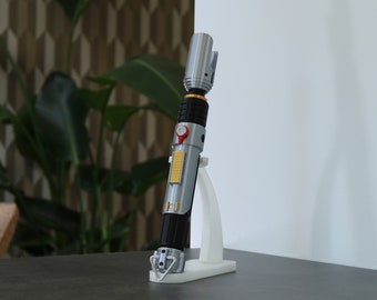 Réplique 1:1 de sabre laser Sabine Wren, sabre laser Ezra Bridger Rebels, poignée de sabre précise série Ahsoka, cosplay et présentation d'accessoires Star Wars