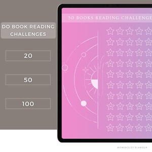 Puede incluir: Una tableta digital rosa y morada con un contorno blanco de un sol y planetas. El texto "50 BOOKS READING CHALLENGE" est&aacute; en la parte superior de la pantalla. Hay 50 estrellas blancas en el lado derecho de la pantalla, numeradas del 1 al 50.