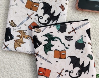 Romantasy Dragon Book Sleeve with Quote | Dragon & Sword Kindle Cover | “To the Stars” Fantasy | Cozy Gift for Book Lovers | Dragon Rider